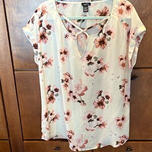 Rue21 Women's Floral Blouse - Cream and Pink